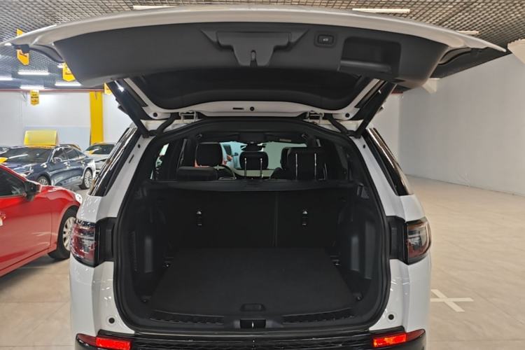 Used Land Rover Discovery Sport 2021 249 PS R-Dynamic S Performance Edition Trunk