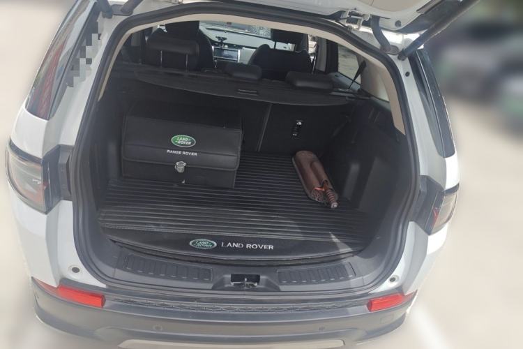 Used Land Rover Discovery Sport 2021 200 PS Family Edition Trunk