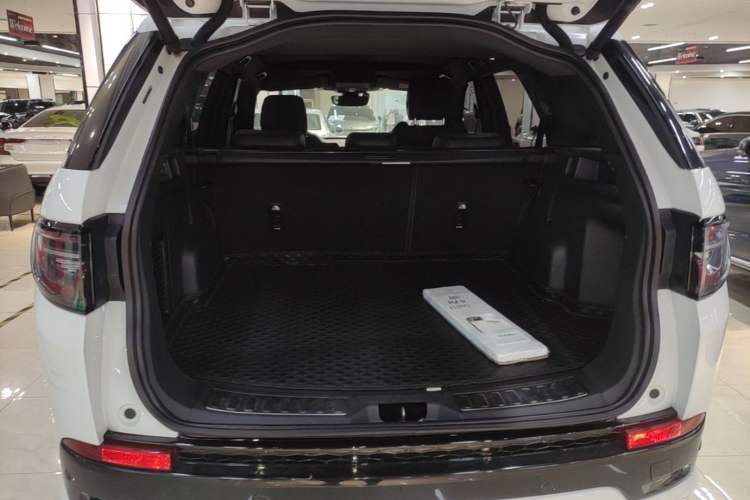 Used Land Rover Discovery Sport 2021 249 PS R-Dynamic S Performance Edition Trunk