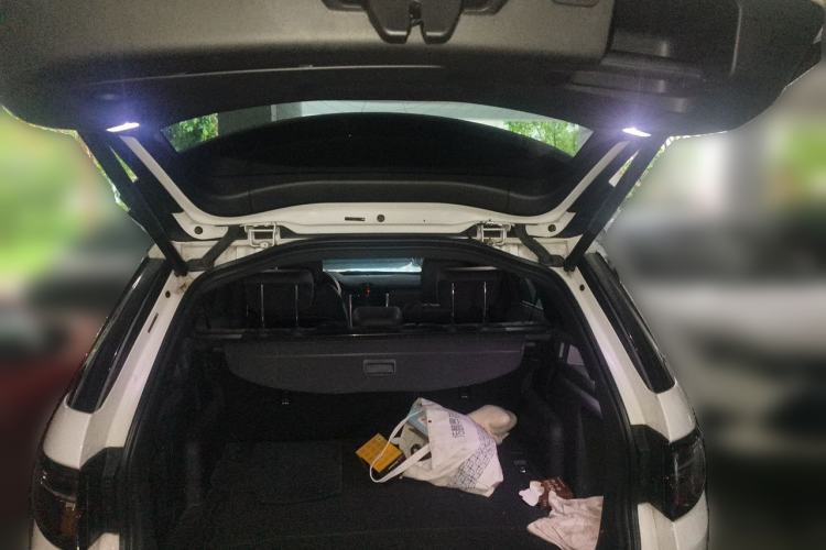 Used Land Rover Discovery Sport 2021 249 PS R-Dynamic S Performance Edition Trunk
