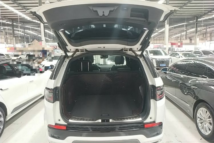 Used Land Rover Discovery Sport 2021 249 PS R-Dynamic SE Performance Tech Edition 5 Seats Trunk