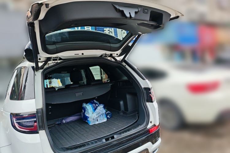 Used Land Rover Discovery Sport 2021 249 PS R-Dynamic S Performance Edition Trunk