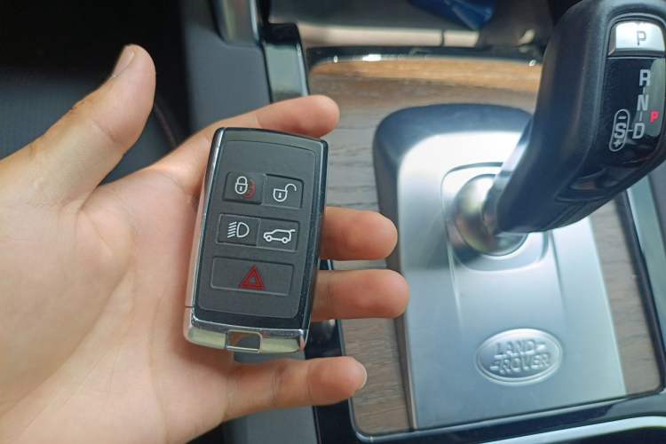 Used Land Rover Discovery Sport 2021 249 PS R-Dynamic S Performance Edition Vehicle Key