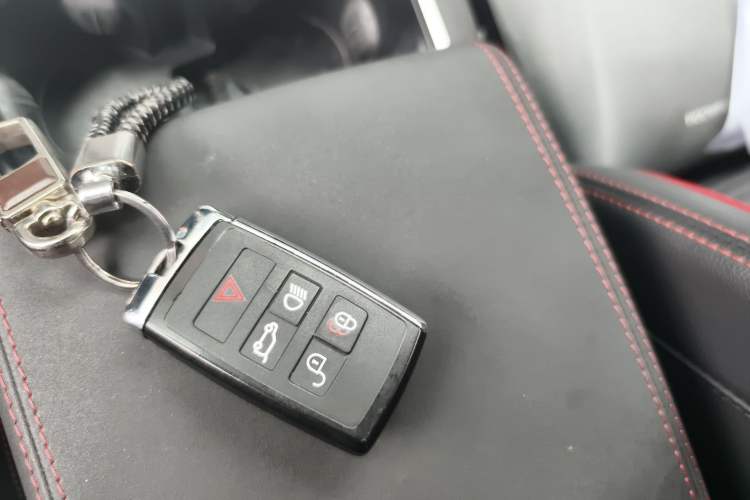Used Land Rover Discovery Sport 2021 249 PS R-Dynamic S Performance Edition Vehicle Key