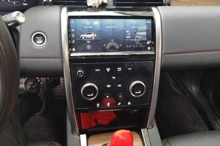 Used Land Rover Discovery Sport 2022 Revised Version 2 249 PS R-Dynamic SE Performance Tech Edition 5 Seats Audio And AC Panel