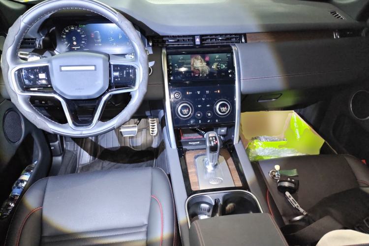Used Land Rover Discovery Sport 2022 Revised Version 249 PS R-Dynamic S Performance Edition 5 Seats Center Console