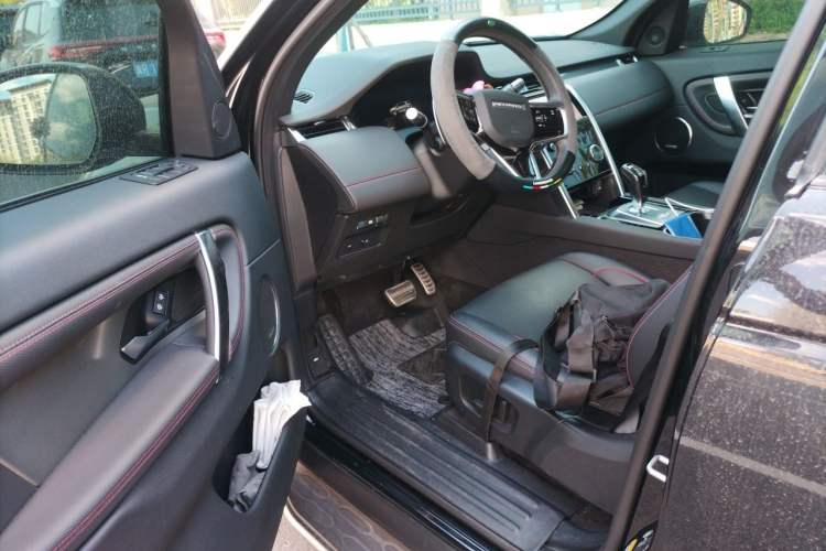 Used Land Rover Discovery Sport 2022 Revised Version 249 PS Metropolitan Edition Driver Seat