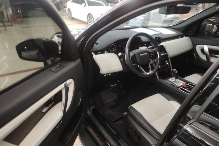 Used Land Rover Discovery Sport 2022 Revised Version 2 249 PS R-Dynamic SE Performance Tech Edition 5 Seats Driver Seat