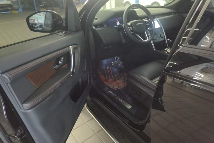 Used Land Rover Discovery Sport 2022 Revised Version 249 PS R-Dynamic S Performance Edition 5 Seats Driver Seat