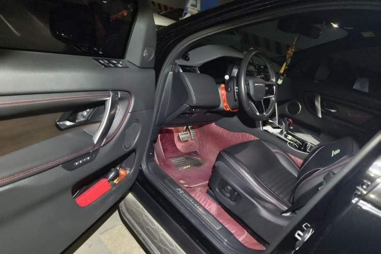 Used Land Rover Discovery Sport 2022 249 PS R-Dynamic SE Performance Tech Edition 5 Seats Driver Seat