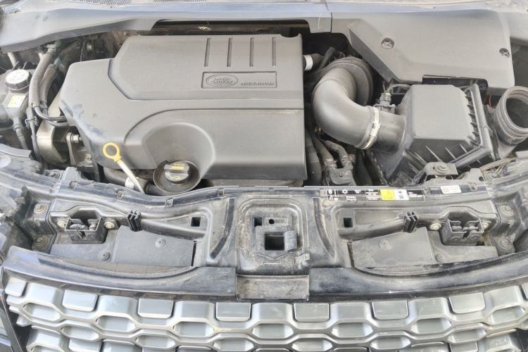 Used Land Rover Discovery Sport 2022 249 PS R-Dynamic S Performance Edition 5 Seats Engine Bay
