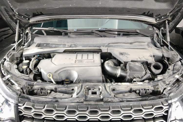 Used Land Rover Discovery Sport 2022 249 PS R-Dynamic SE Performance Tech Edition 5 Seats Engine Bay