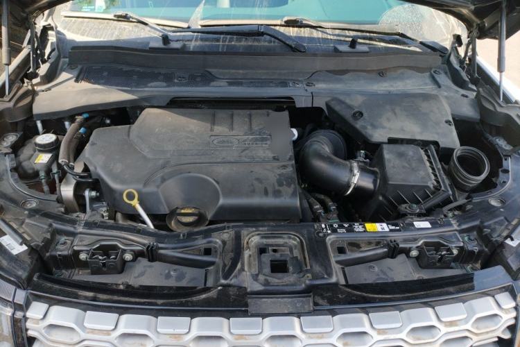 Used Land Rover Discovery Sport 2022 Revised Version 249 PS Metropolitan Edition Engine Bay