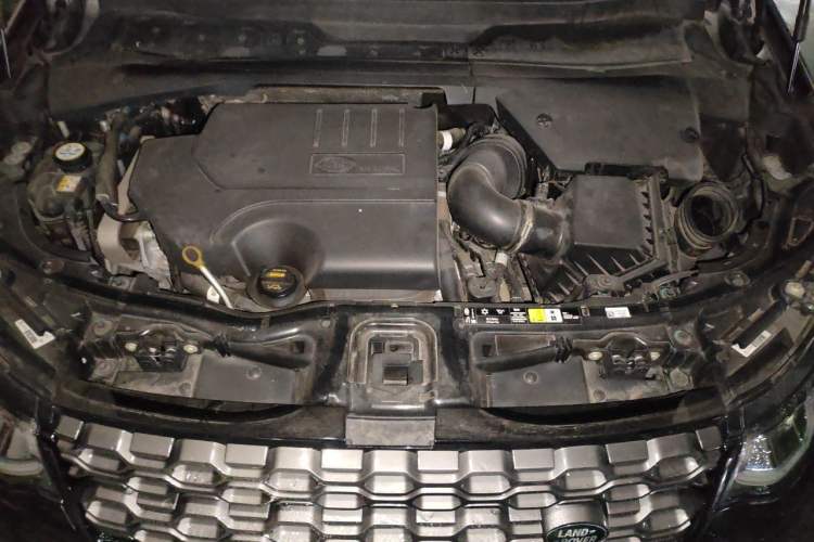 Used Land Rover Discovery Sport 2022 Revised Version 249 PS R-Dynamic S Performance Edition 5 Seats Engine Bay