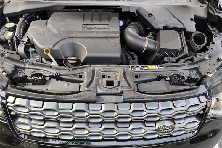 Used Land Rover Discovery Sport 2022 249 PS R-Dynamic S Performance Edition 5 Seats Engine Bay