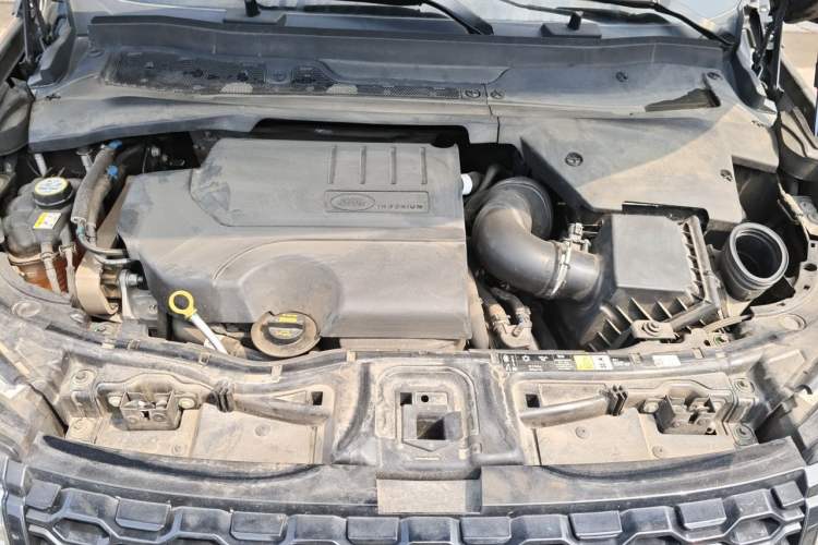 Used Land Rover Discovery Sport 2022 249 PS R-Dynamic SE Performance Tech Edition 5 Seats Engine Bay