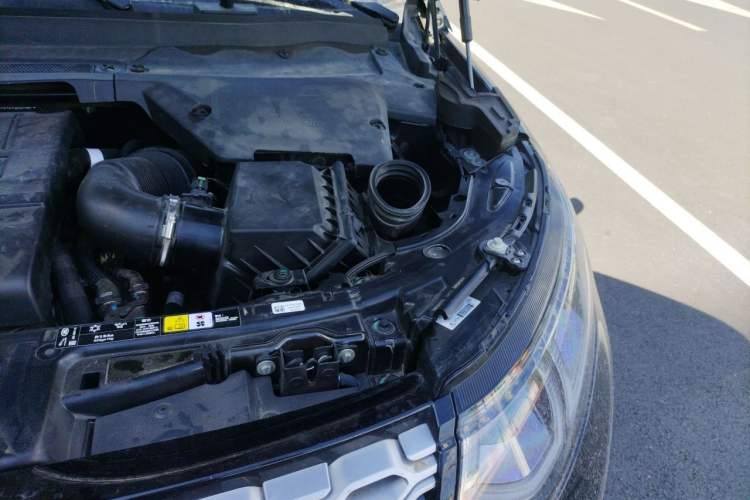 Used Land Rover Discovery Sport 2022 Revised Version 249 PS Metropolitan Edition Engine Bay Left