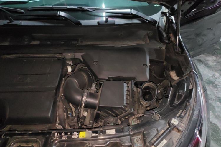 Used Land Rover Discovery Sport 2022 249 PS R-Dynamic S Performance Edition 5 Seats Engine Bay Left