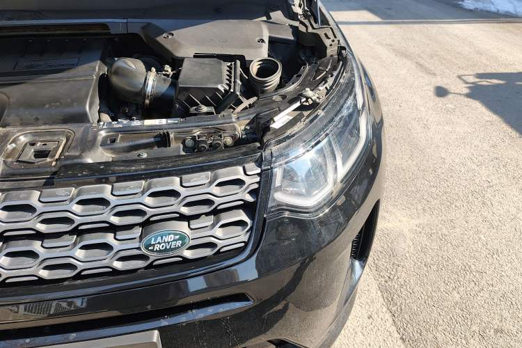 Used Land Rover Discovery Sport 2022 249 PS R-Dynamic SE Performance Tech Edition 5 Seats Engine Bay Left