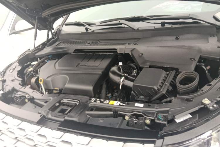 Used Land Rover Discovery Sport 2022 249 PS Metropolitan Edition 5 Seats Engine Bay