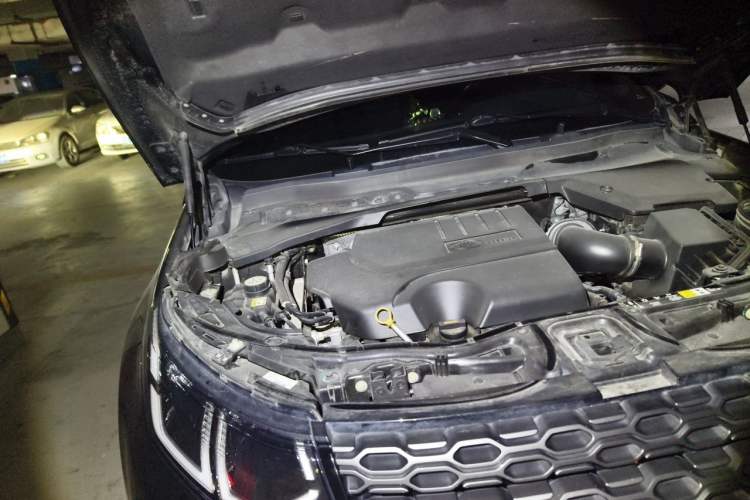 Used Land Rover Discovery Sport 2022 249 PS R-Dynamic SE Performance Tech Edition 5 Seats Engine Bay Right