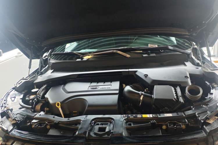 Used Land Rover Discovery Sport 2022 Revised Version 249 PS R-Dynamic S Performance Edition 5 Seats Engine Bay
