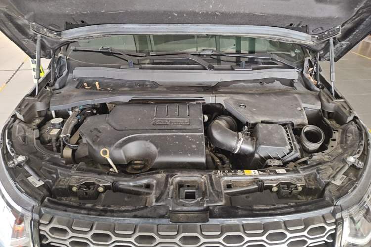 Used Land Rover Discovery Sport 2022 Revised Version 249 PS R-Dynamic S Performance Edition 5 Seats Engine Bay