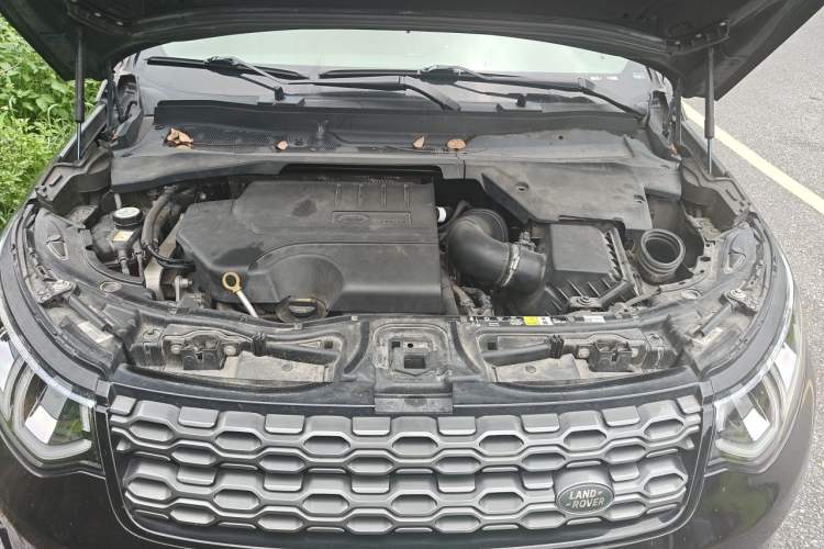 Used Land Rover Discovery Sport 2022 Revised Version 2 249 PS R-Dynamic SE Performance Tech Edition 5 Seats Engine Bay