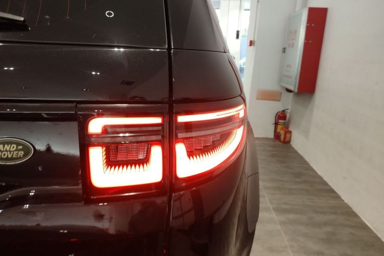 Used Land Rover Discovery Sport 2022 249 PS R-Dynamic S Performance Edition 5 Seats Exterior 2