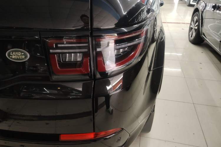 Used Land Rover Discovery Sport 2022 Revised Version 2 249 PS R-Dynamic SE Performance Tech Edition 5 Seats Exterior 3