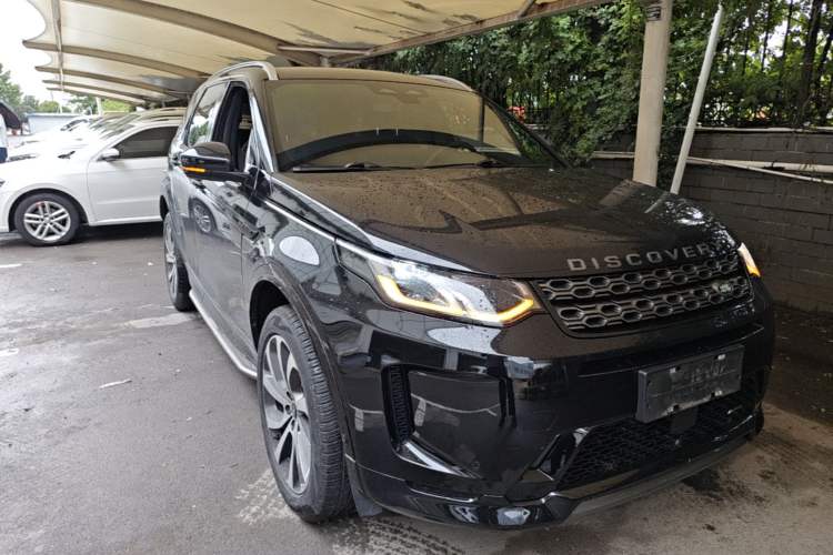 Used Land Rover Discovery Sport 2022 Revised Version 2 249 PS R-Dynamic SE Performance Tech Edition 5 Seats Front Right 45 Deg