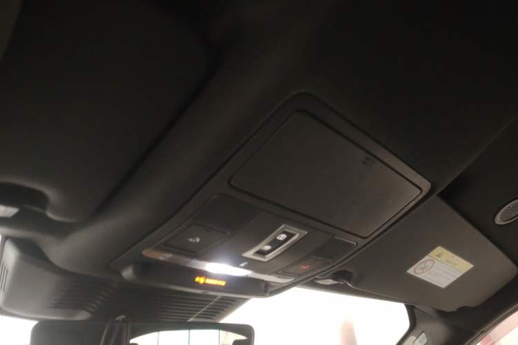 Used Land Rover Discovery Sport 2022 249 PS R-Dynamic S Performance Edition 5 Seats Headliner