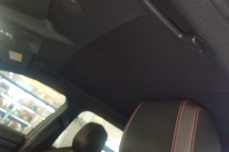 Used Land Rover Discovery Sport 2022 Revised Version 249 PS R-Dynamic S Performance Edition 5 Seats Headliner