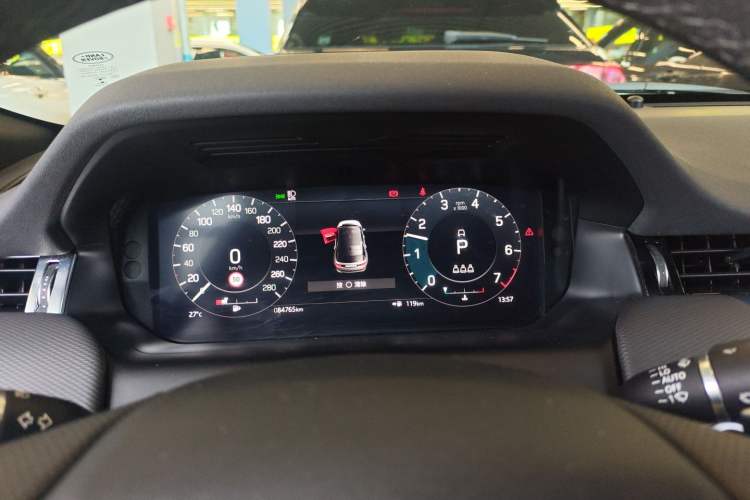 Used Land Rover Discovery Sport 2022 Revised Version 249 PS R-Dynamic S Performance Edition 5 Seats Instrument Cluster
