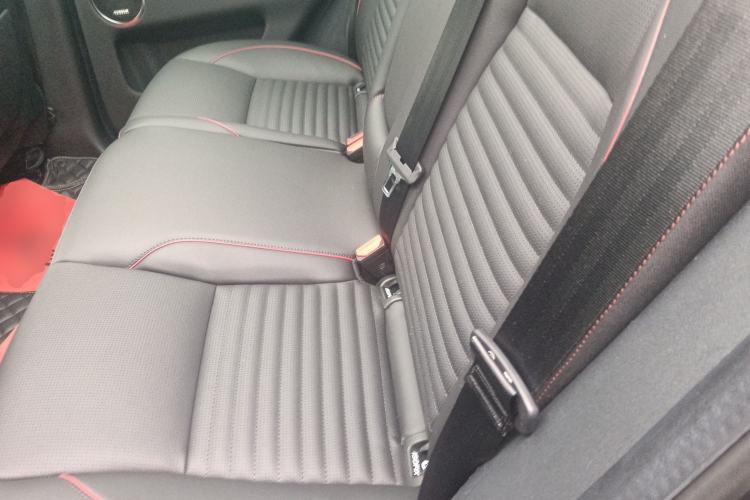 Used Land Rover Discovery Sport 2022 249 PS Metropolitan Edition 5 Seats Interior 4
