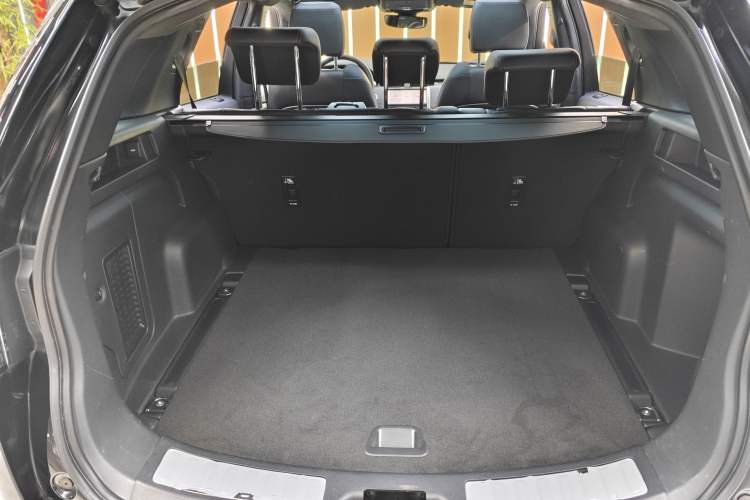 Used Land Rover Discovery Sport 2022 Revised Version 249 PS R-Dynamic S Performance Edition 5 Seats Interior 7