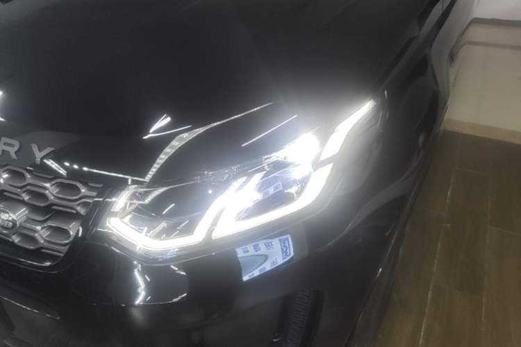 Used Land Rover Discovery Sport 2022 249 PS R-Dynamic S Performance Edition 5 Seats Left Front Headlight