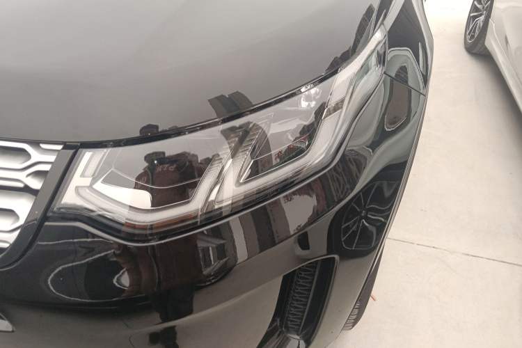 Used Land Rover Discovery Sport 2022 249 PS Metropolitan Edition 5 Seats Left Front Headlight