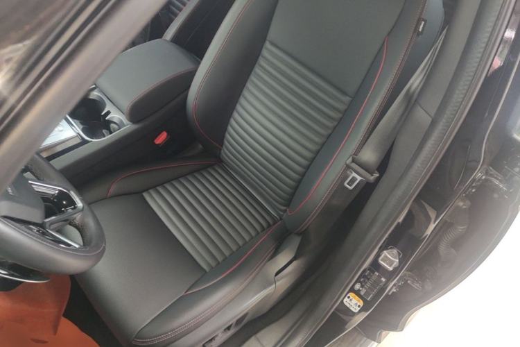 Used Land Rover Discovery Sport 2022 Restyled 249 PS R-Dynamic SE Performance Tech Edition 5 Seats Left Front Seat