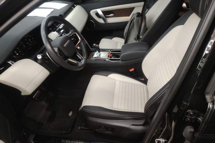 Used Land Rover Discovery Sport 2022 Revised Version 2 249 PS R-Dynamic SE Performance Tech Edition 5 Seats Left Front Seat