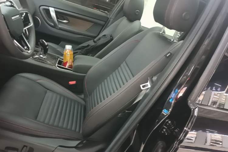 Used Land Rover Discovery Sport 2022 Revised Version 249 PS R-Dynamic S Performance Edition 5 Seats Left Front Seat