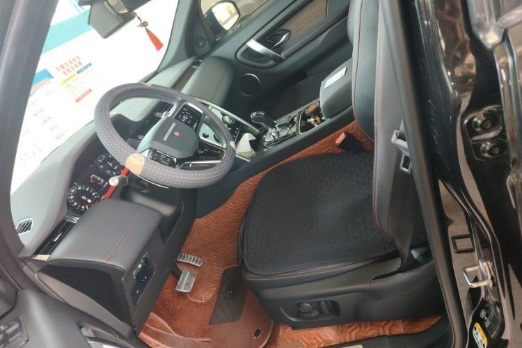 Used Land Rover Discovery Sport 2022 249 PS R-Dynamic S Performance Edition 5 Seats Left Front Seat