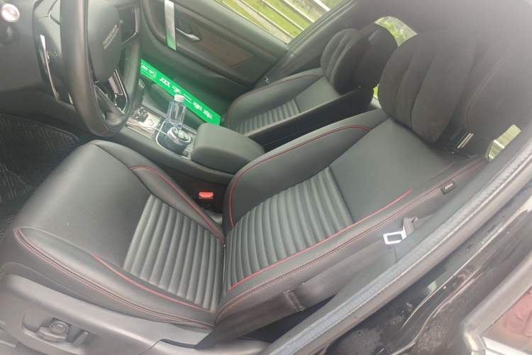 Used Land Rover Discovery Sport 2022 Revised Version 2 249 PS R-Dynamic SE Performance Tech Edition 5 Seats Left Front Seat