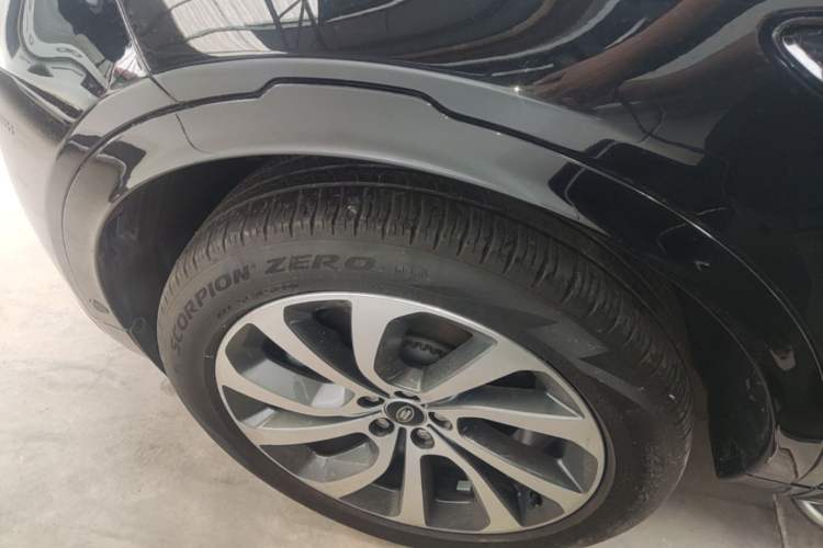 Used Land Rover Discovery Sport 2022 Restyled 249 PS R-Dynamic SE Performance Tech Edition 5 Seats Left Front Wheel Hub