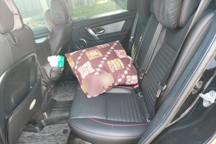 Used Land Rover Discovery Sport 2022 Revised Version 249 PS Metropolitan Edition Left Rear Seat