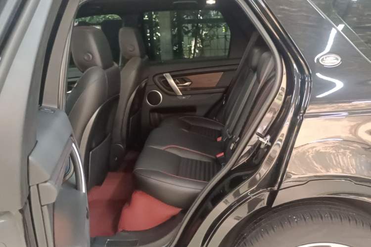 Used Land Rover Discovery Sport 2022 Revised Version 2 249 PS R-Dynamic SE Performance Tech Edition 5 Seats Left Rear Seat