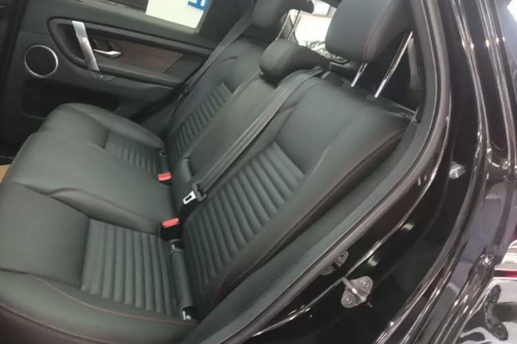Used Land Rover Discovery Sport 2022 Revised Version 249 PS R-Dynamic S Performance Edition 5 Seats Left Rear Seat