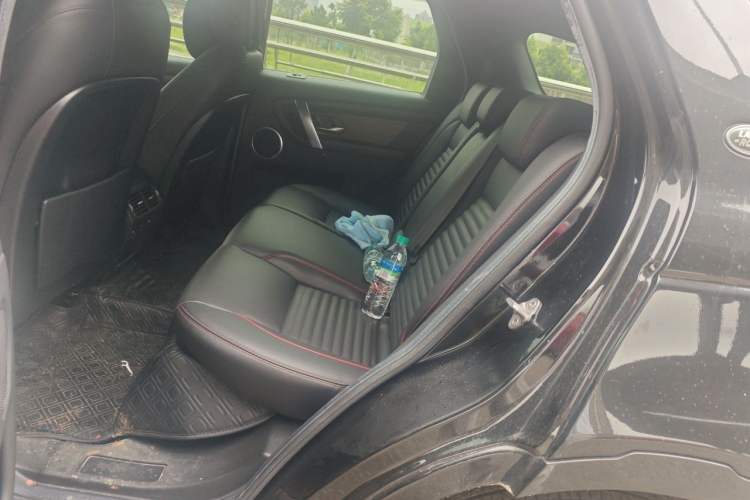Used Land Rover Discovery Sport 2022 Revised Version 2 249 PS R-Dynamic SE Performance Tech Edition 5 Seats Left Rear Seat