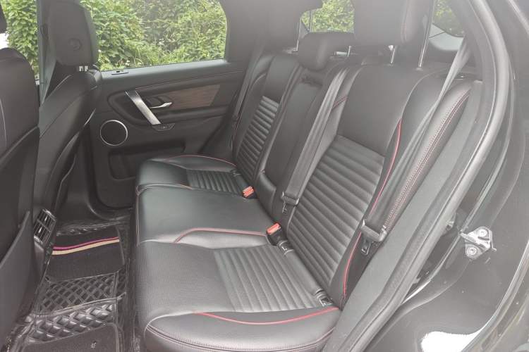 Used Land Rover Discovery Sport 2022 Revised Version 2 249 PS R-Dynamic SE Performance Tech Edition 5 Seats Left Rear Seat