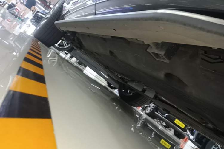 Used Land Rover Discovery Sport 2022 Revised Version 249 PS R-Dynamic S Performance Edition 5 Seats Left Side Sill